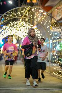 BIB: 16018, 19848, 18816
                            <button type="button" onclick="openModal(24740884)" class="btn btn-primary btn-sm float-right btn-popup" data-toggle="modal" data-target=".modal-high-quality">
                        <i class="fas fa-shopping-cart"></i> Add to Cart
                    </button>
                                            <button type="button" onclick="isThisMe(24740884, true)" class="btn btn-success btn-sm float-right btn-popup btn-isme hidden" data-toggle="tooltip" data-placement="bottom" title="นี่คือรูปของคุณใช่ไหม คลิกที่นี่เพื่อเอาเข้าอัลบั้ม">
                        <i class="fas fa-plus"></i> Add to album
                    </button>
                    <button type="button" onclick="isThisMe(24740884, false)" class="btn btn-warning btn-sm float-right btn-popup btn-isnotme hidden">
                        <i class="fas fa-ban"></i> Remove from album
                    </button>